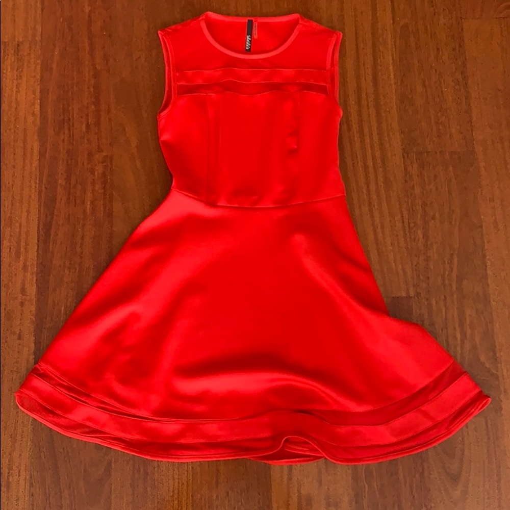 Red lulu’s flowy dress with mesh detail